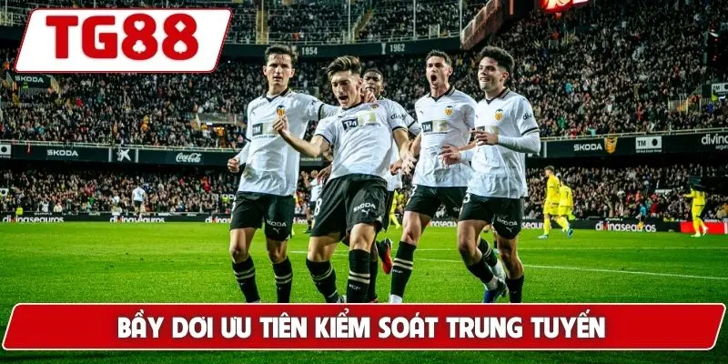 Bầy dơi ưu tiên kiểm soát trung tuyến