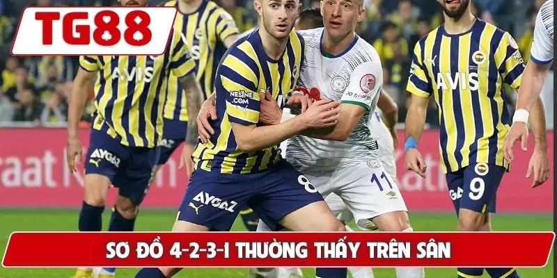 Sơ đồ 4-2-3-1 thường thấy trên sân